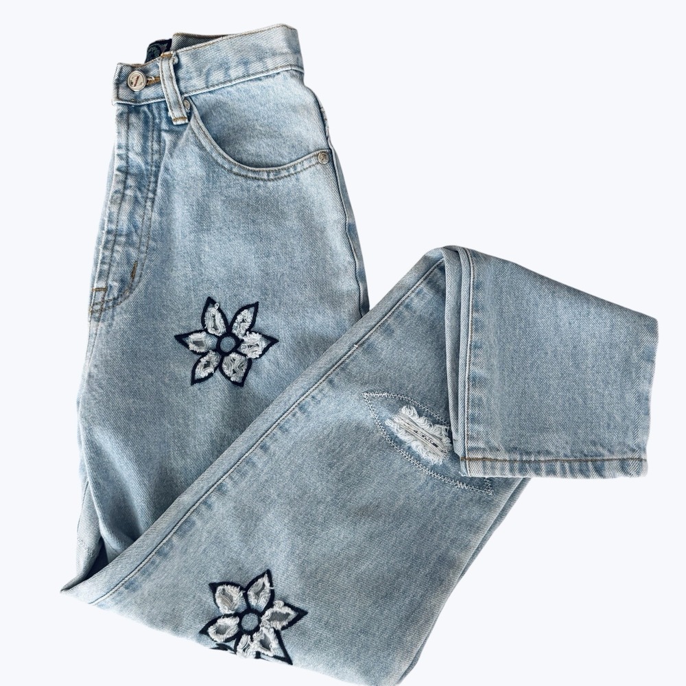 Vintage High Rise Zip Code Mom Jeans Sz 5/6 Distressed Embroidered Flowers Y2K